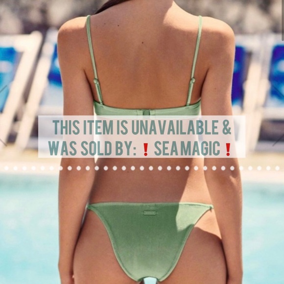 🌺 SOLD 🌺 Triangl Kiara Velvet Bikini Set - Picture 3 of 14